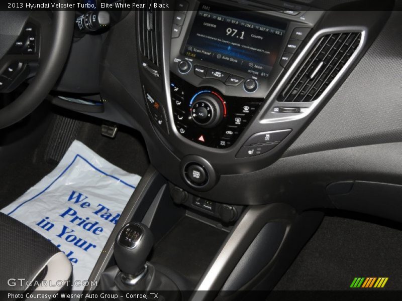 Elite White Pearl / Black 2013 Hyundai Veloster Turbo