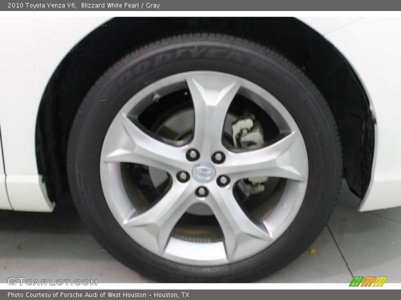 Blizzard White Pearl / Gray 2010 Toyota Venza V6