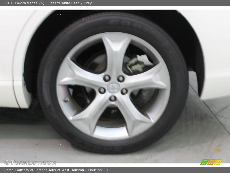 Blizzard White Pearl / Gray 2010 Toyota Venza V6