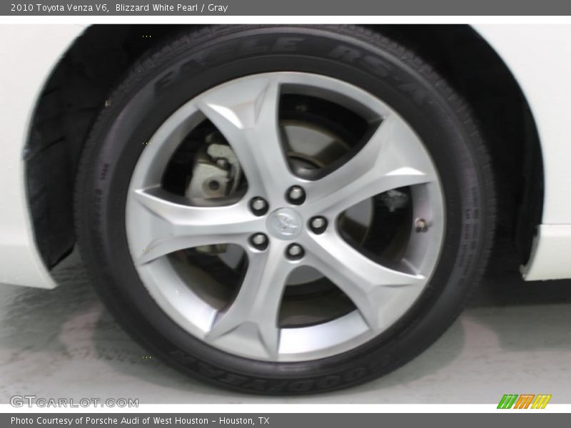 Blizzard White Pearl / Gray 2010 Toyota Venza V6