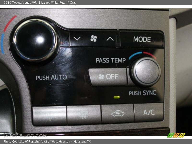 Blizzard White Pearl / Gray 2010 Toyota Venza V6