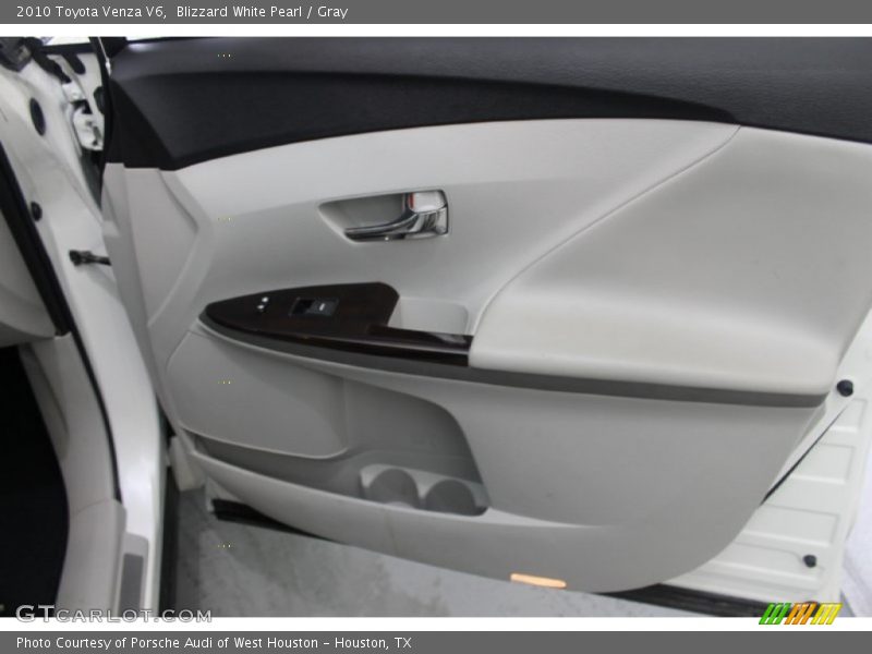Blizzard White Pearl / Gray 2010 Toyota Venza V6