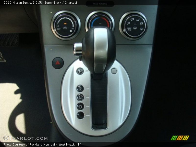Super Black / Charcoal 2010 Nissan Sentra 2.0 SR