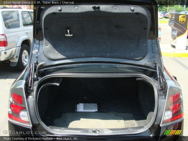 Super Black / Charcoal 2010 Nissan Sentra 2.0 SR