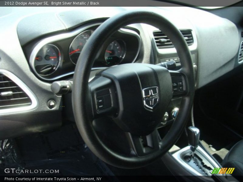 Bright Silver Metallic / Black 2012 Dodge Avenger SE