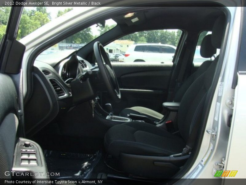 Bright Silver Metallic / Black 2012 Dodge Avenger SE