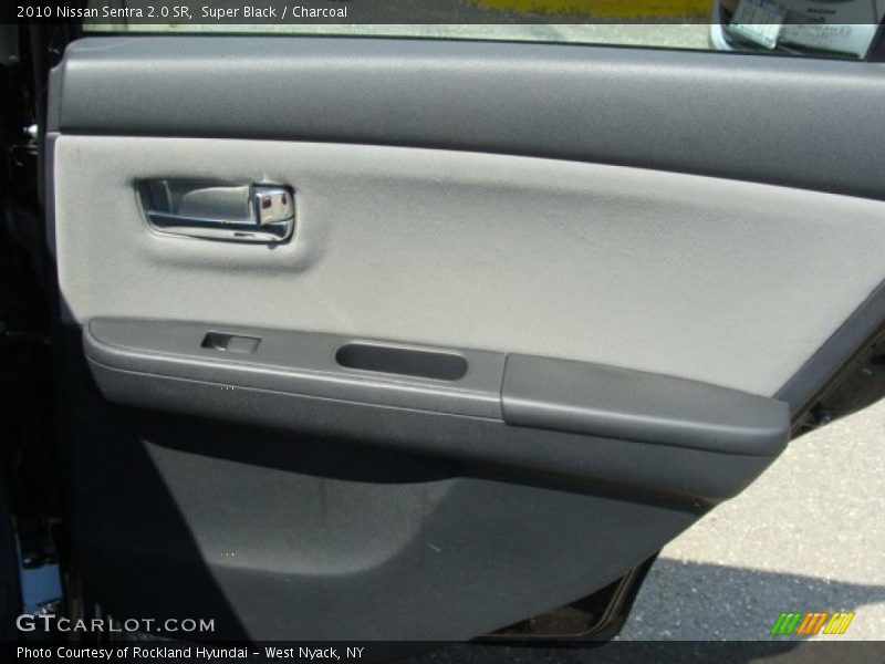 Super Black / Charcoal 2010 Nissan Sentra 2.0 SR