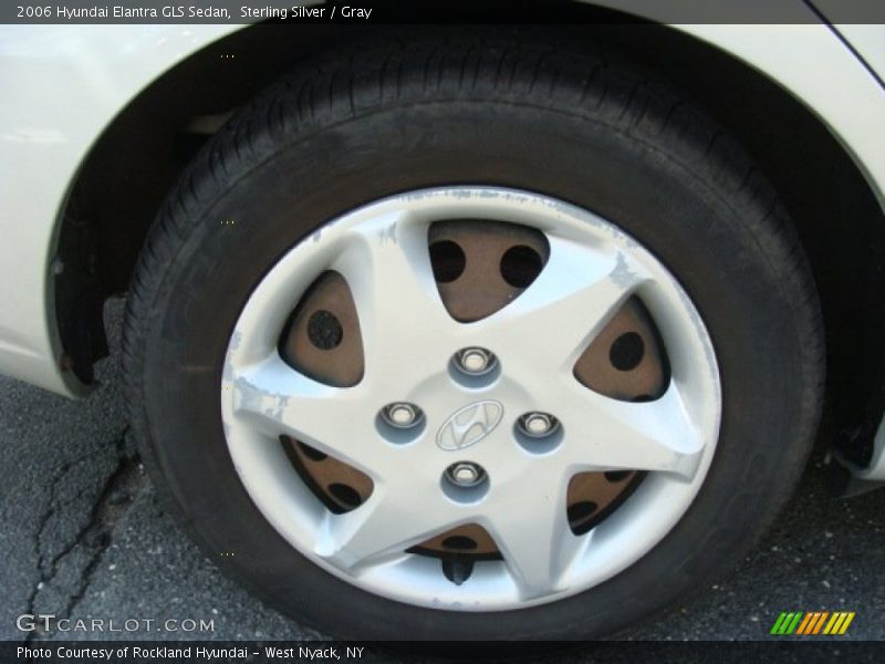 Sterling Silver / Gray 2006 Hyundai Elantra GLS Sedan