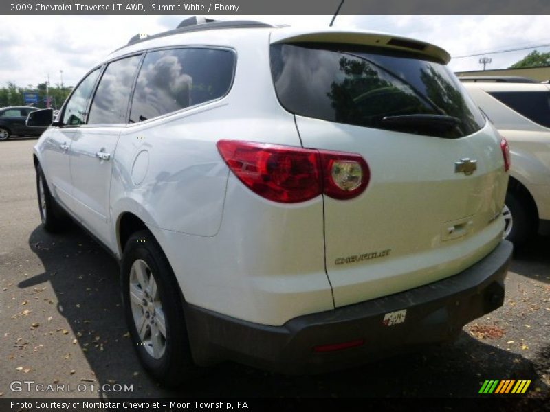 Summit White / Ebony 2009 Chevrolet Traverse LT AWD