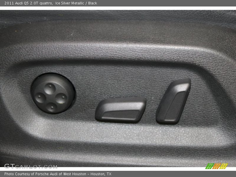 Ice Silver Metallic / Black 2011 Audi Q5 2.0T quattro