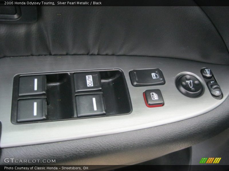 Silver Pearl Metallic / Black 2006 Honda Odyssey Touring