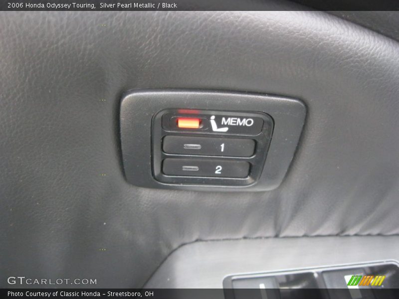 Silver Pearl Metallic / Black 2006 Honda Odyssey Touring