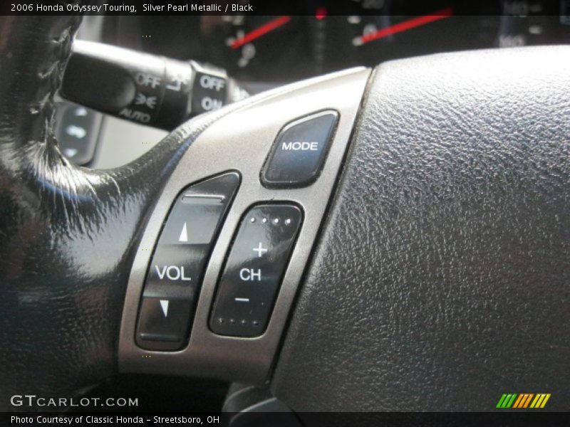 Silver Pearl Metallic / Black 2006 Honda Odyssey Touring