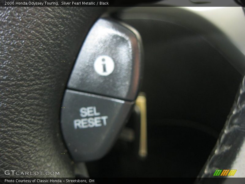 Silver Pearl Metallic / Black 2006 Honda Odyssey Touring