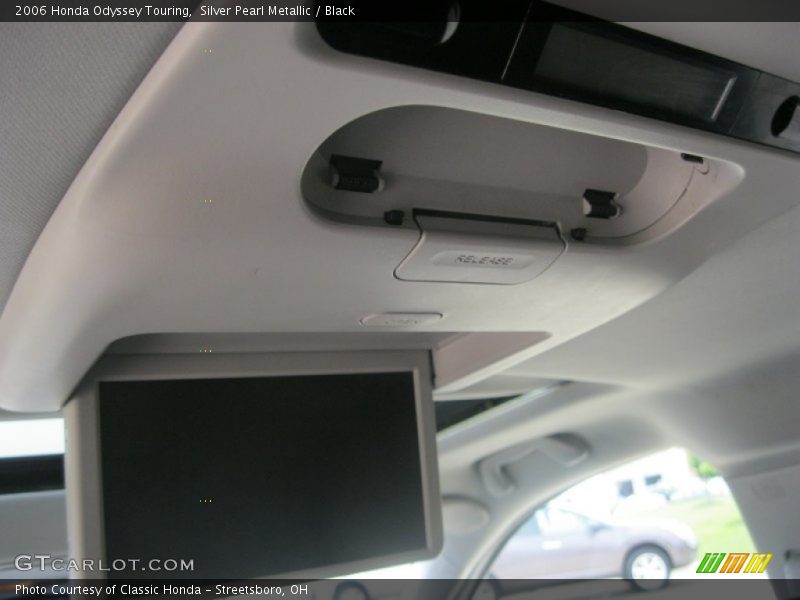 Silver Pearl Metallic / Black 2006 Honda Odyssey Touring