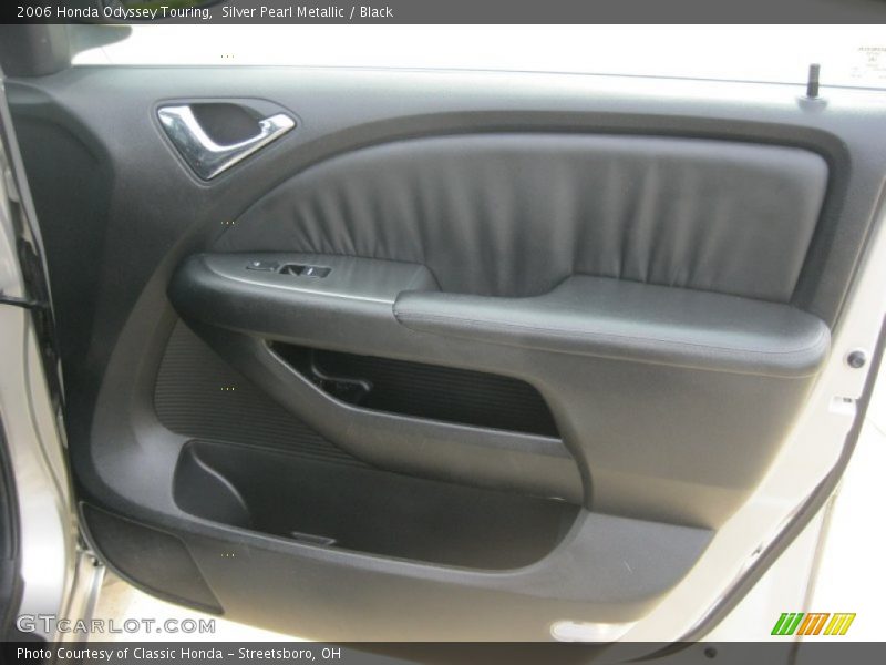 Silver Pearl Metallic / Black 2006 Honda Odyssey Touring