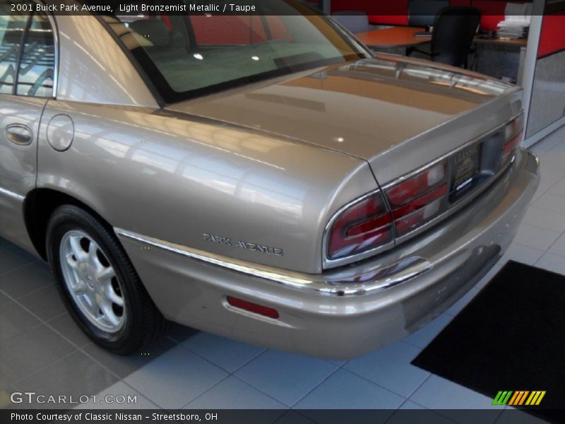 Light Bronzemist Metallic / Taupe 2001 Buick Park Avenue