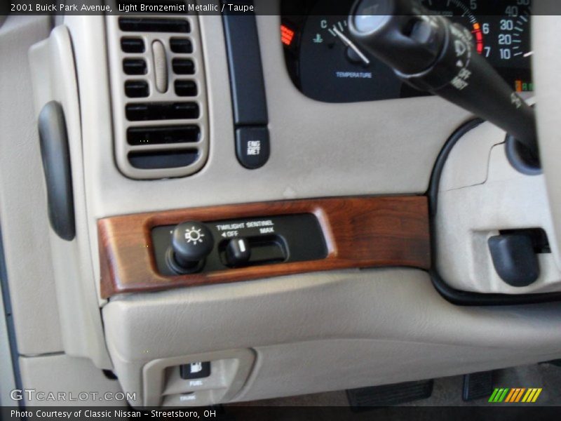 Light Bronzemist Metallic / Taupe 2001 Buick Park Avenue