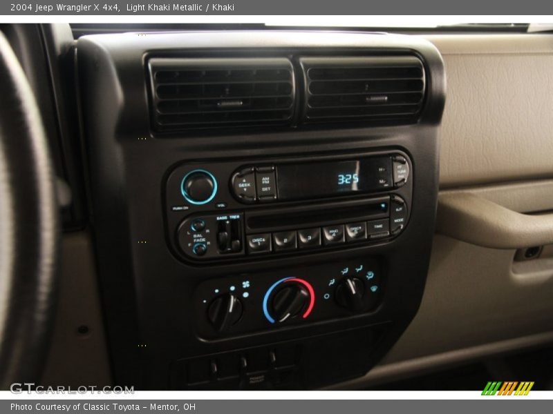 Light Khaki Metallic / Khaki 2004 Jeep Wrangler X 4x4