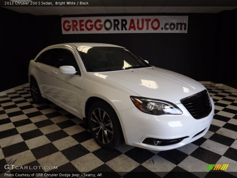 Bright White / Black 2013 Chrysler 200 S Sedan
