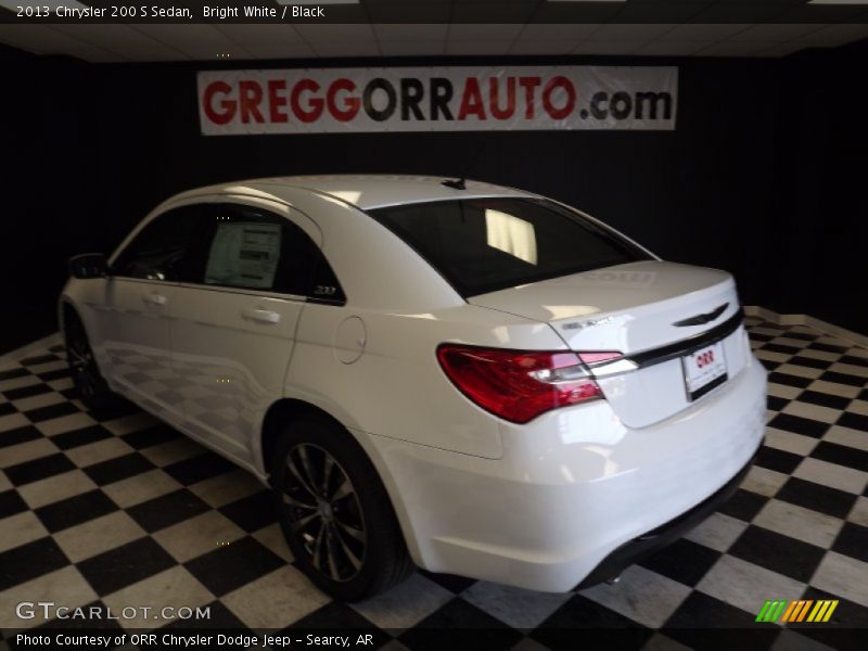 Bright White / Black 2013 Chrysler 200 S Sedan