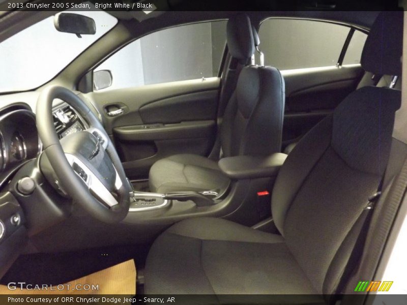 Bright White / Black 2013 Chrysler 200 S Sedan