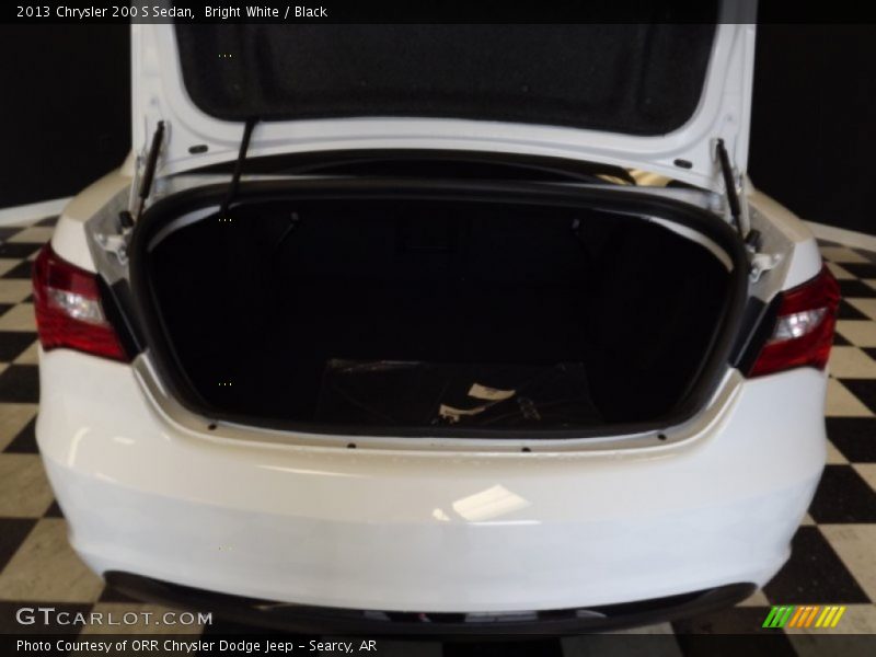 Bright White / Black 2013 Chrysler 200 S Sedan