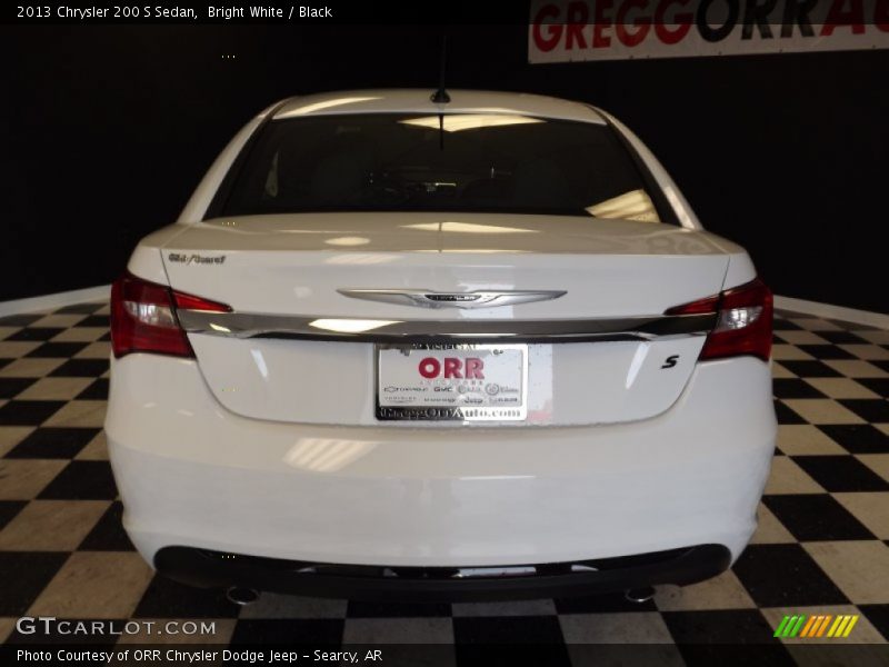 Bright White / Black 2013 Chrysler 200 S Sedan