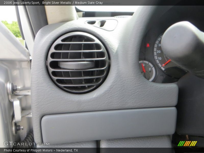 Bright Silver Metallic / Medium Slate Gray 2006 Jeep Liberty Sport