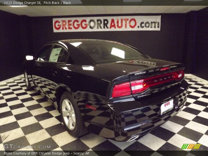 Pitch Black / Black 2013 Dodge Charger SE