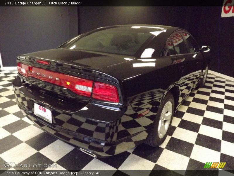 Pitch Black / Black 2013 Dodge Charger SE