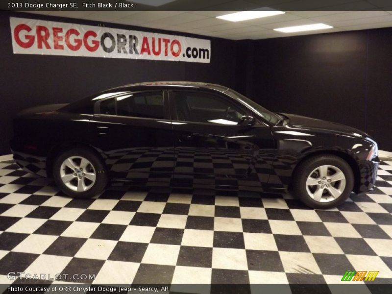 Pitch Black / Black 2013 Dodge Charger SE
