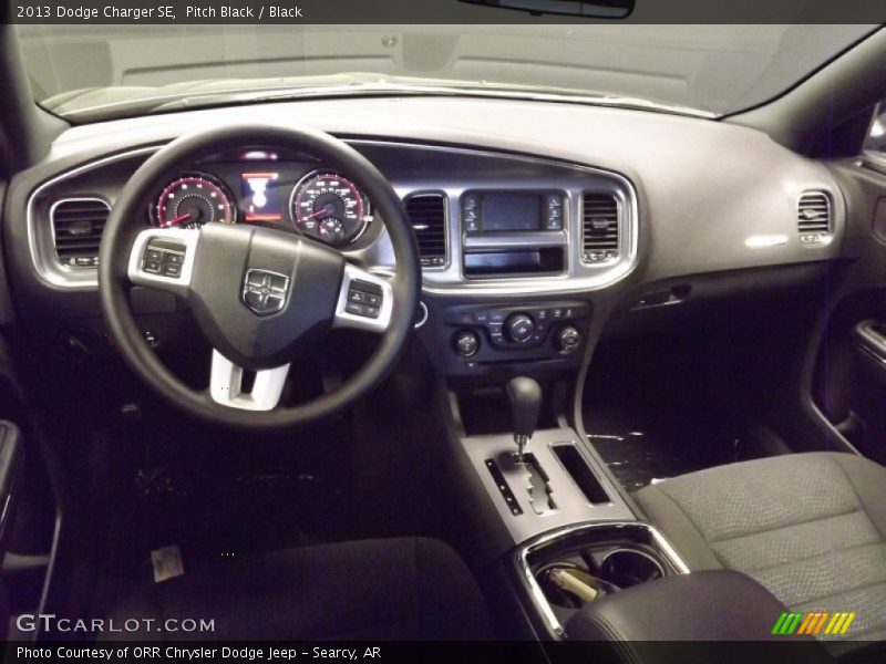 Pitch Black / Black 2013 Dodge Charger SE