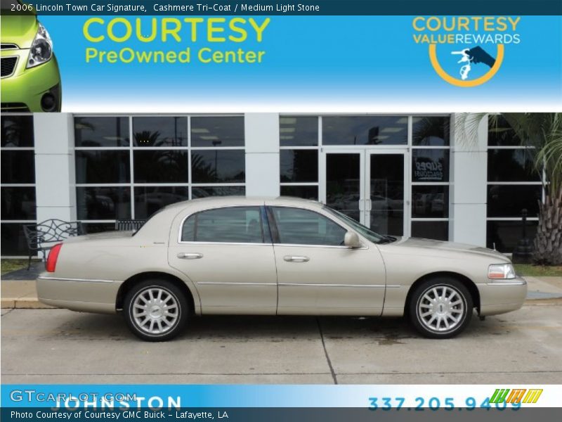 Cashmere Tri-Coat / Medium Light Stone 2006 Lincoln Town Car Signature