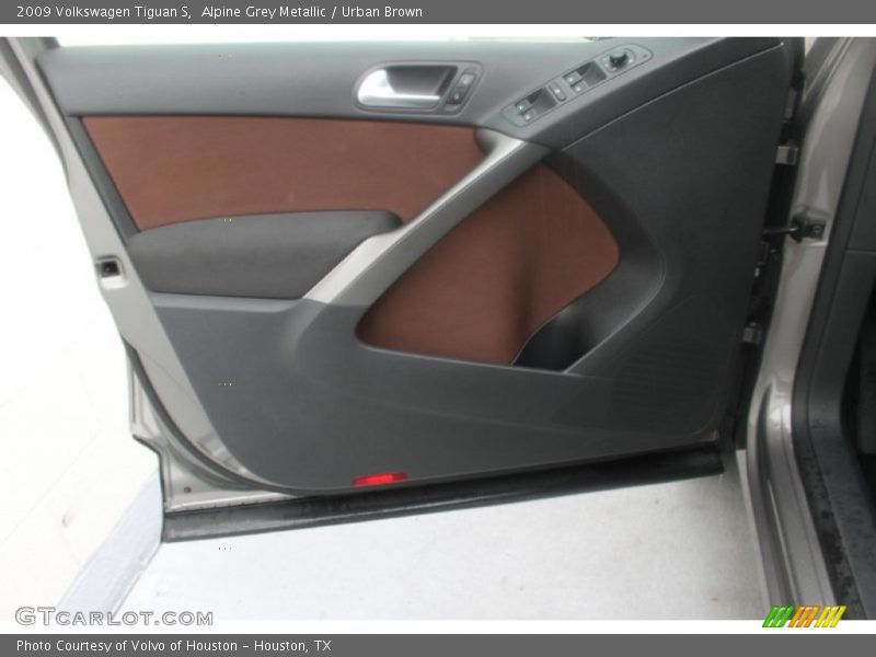 Alpine Grey Metallic / Urban Brown 2009 Volkswagen Tiguan S