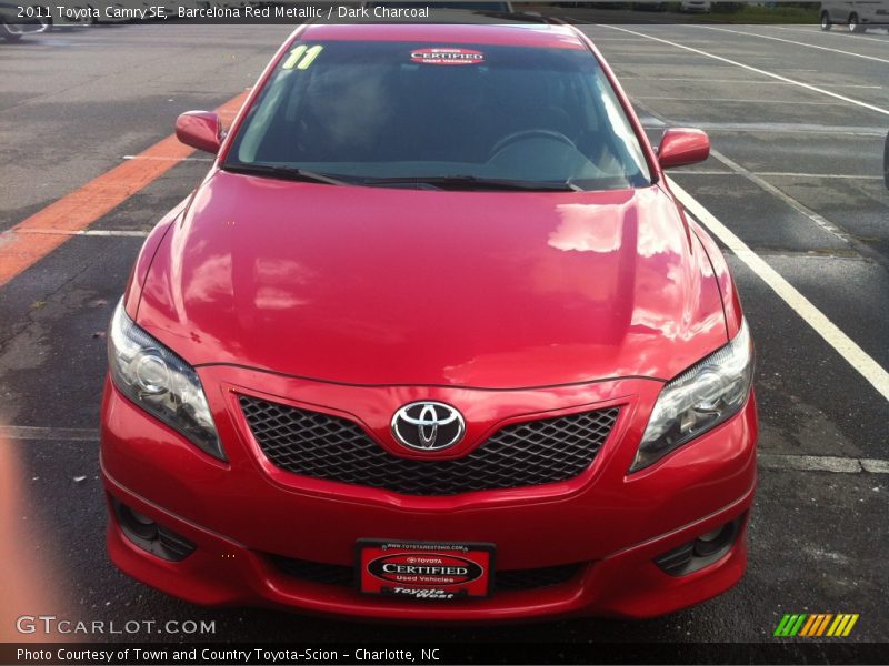 Barcelona Red Metallic / Dark Charcoal 2011 Toyota Camry SE