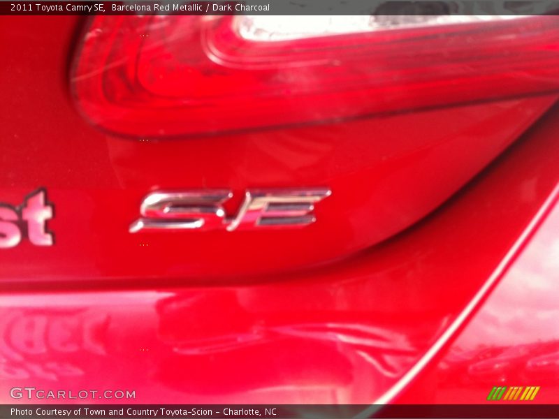 Barcelona Red Metallic / Dark Charcoal 2011 Toyota Camry SE