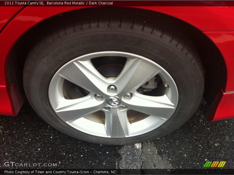 Barcelona Red Metallic / Dark Charcoal 2011 Toyota Camry SE