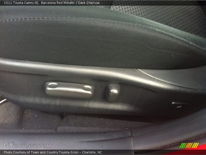 Barcelona Red Metallic / Dark Charcoal 2011 Toyota Camry SE