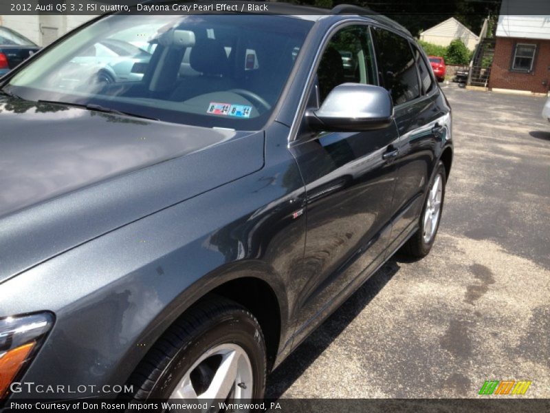 Daytona Gray Pearl Effect / Black 2012 Audi Q5 3.2 FSI quattro
