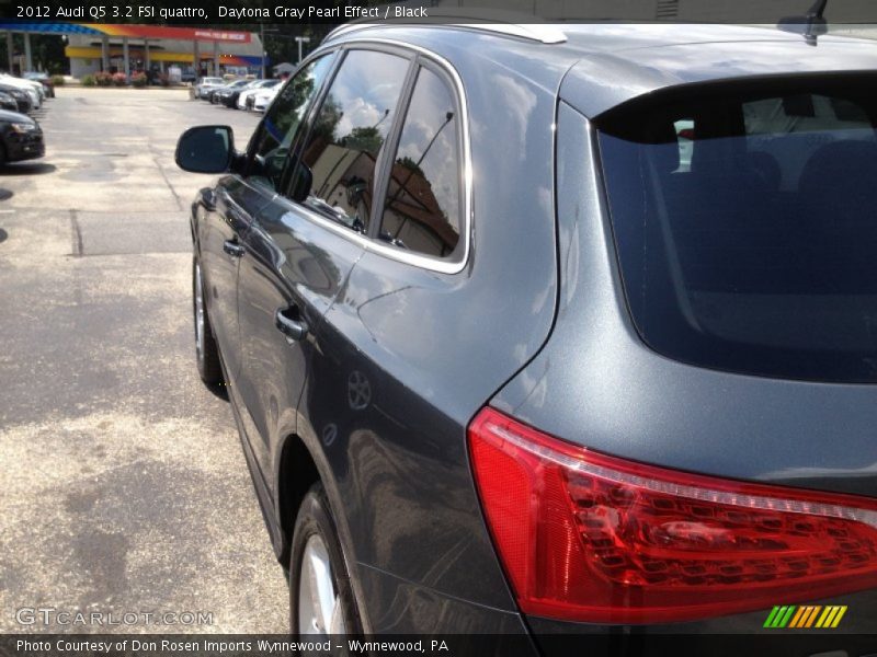 Daytona Gray Pearl Effect / Black 2012 Audi Q5 3.2 FSI quattro