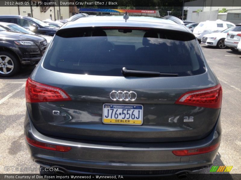 Daytona Gray Pearl Effect / Black 2012 Audi Q5 3.2 FSI quattro