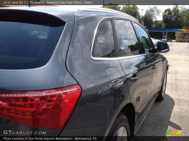 Daytona Gray Pearl Effect / Black 2012 Audi Q5 3.2 FSI quattro