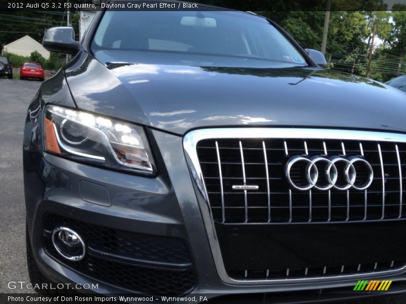 Daytona Gray Pearl Effect / Black 2012 Audi Q5 3.2 FSI quattro