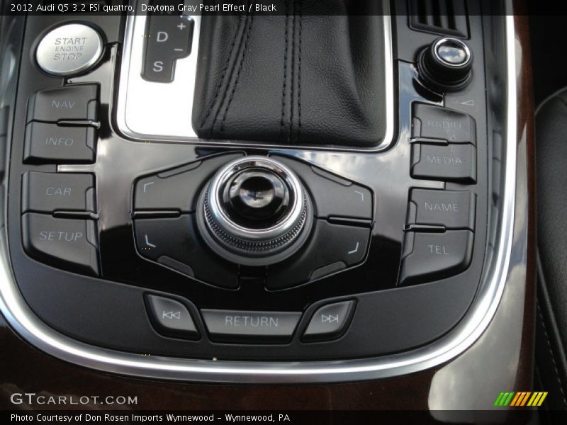 Daytona Gray Pearl Effect / Black 2012 Audi Q5 3.2 FSI quattro