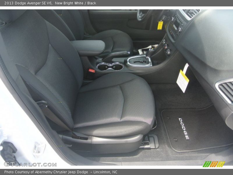 New Bright White / Black 2013 Dodge Avenger SE V6