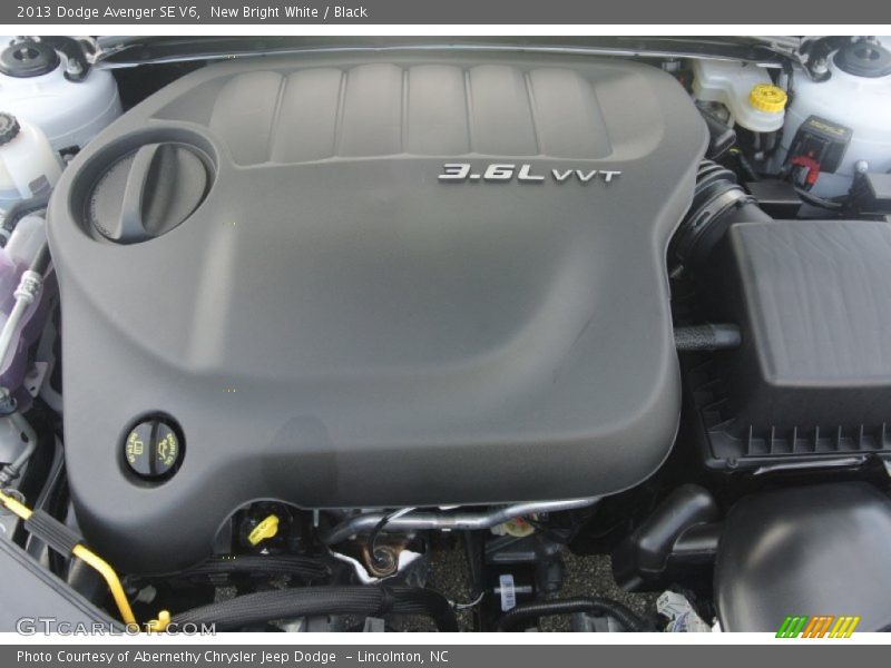 New Bright White / Black 2013 Dodge Avenger SE V6