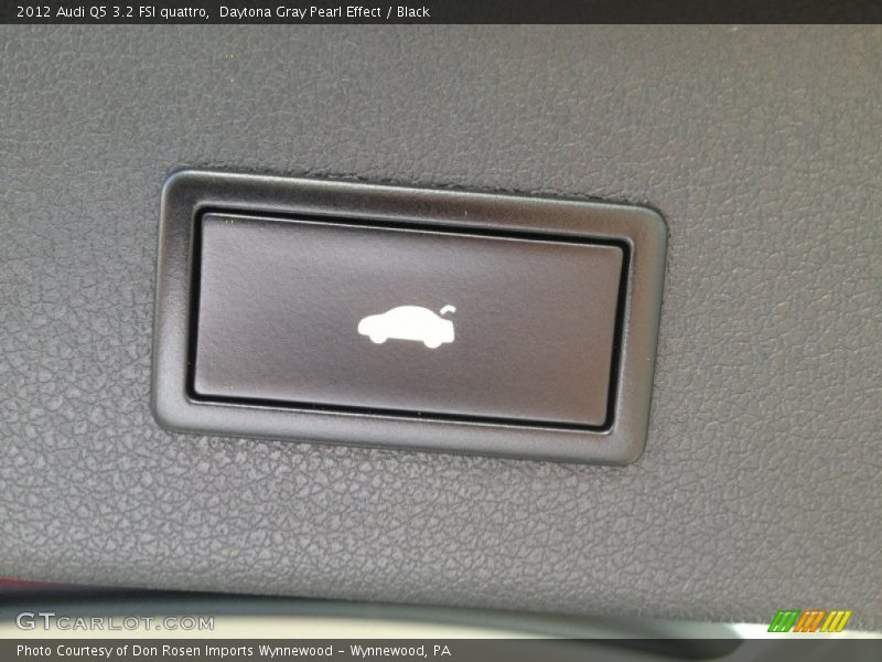 Daytona Gray Pearl Effect / Black 2012 Audi Q5 3.2 FSI quattro