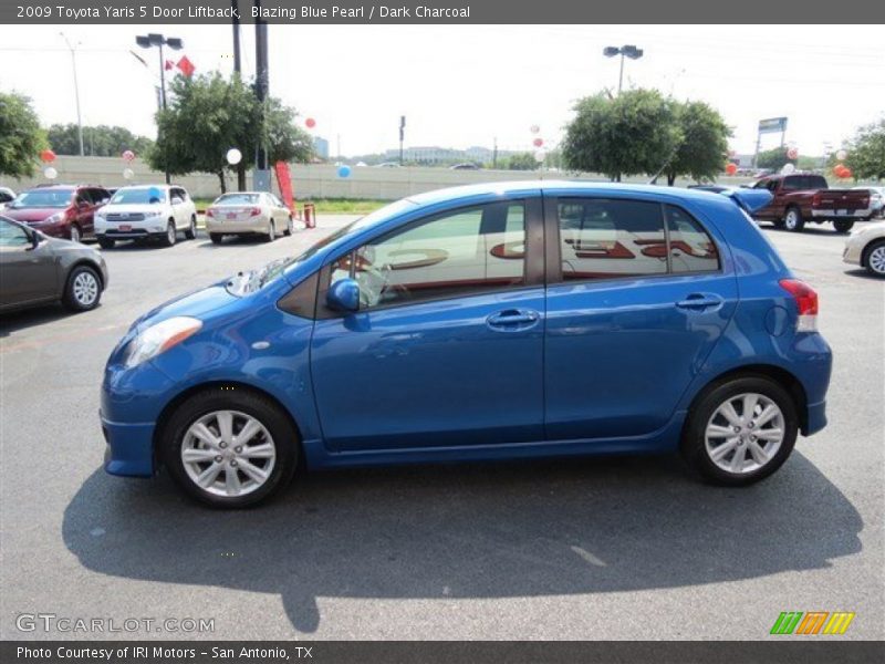 Blazing Blue Pearl / Dark Charcoal 2009 Toyota Yaris 5 Door Liftback