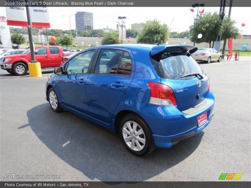 Blazing Blue Pearl / Dark Charcoal 2009 Toyota Yaris 5 Door Liftback